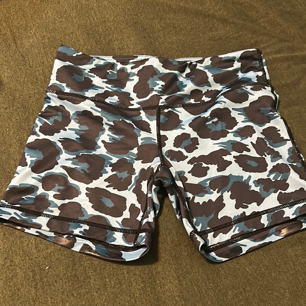 I. A. B. Size S. 2.5 in shorts. Retired print.